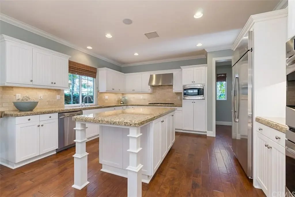 5 Caldwell Ln