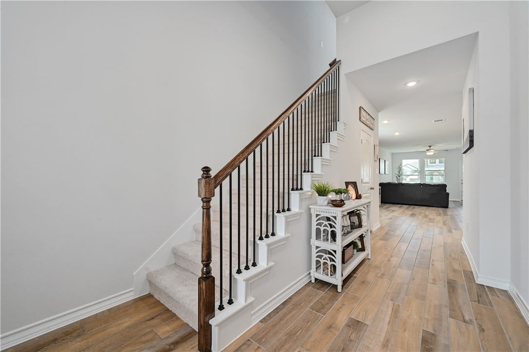 118 Leatherleaf Dr
