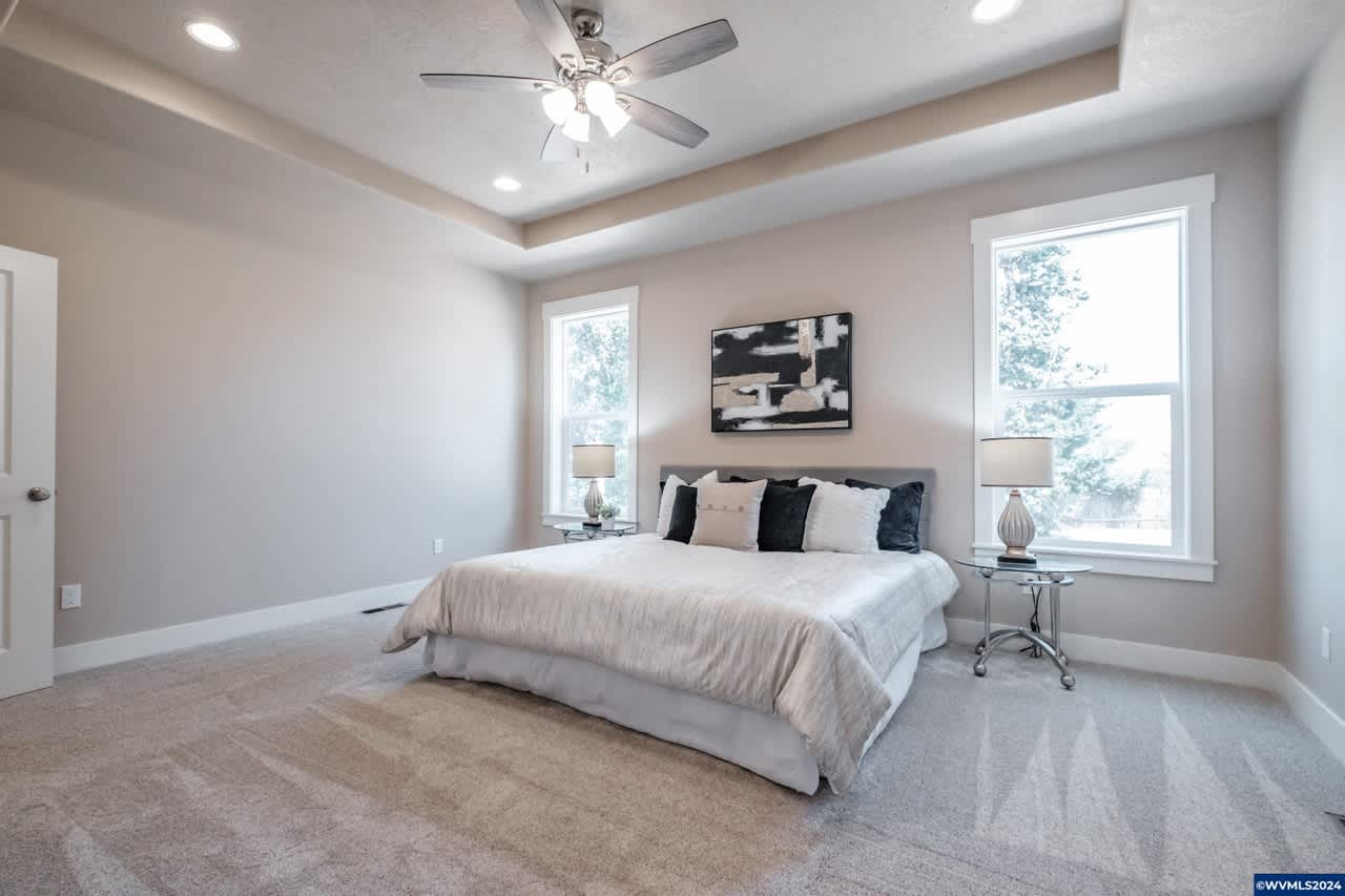 708 NW George Ct