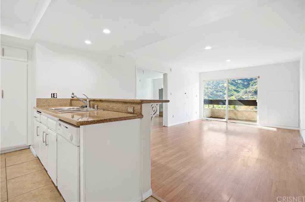 2700 Cahuenga Boulevard E Unit 4123
