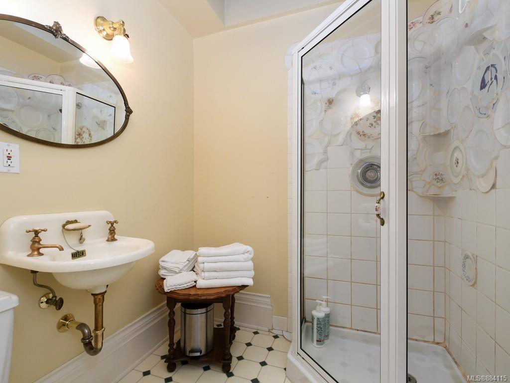 1004 Terrace Ave