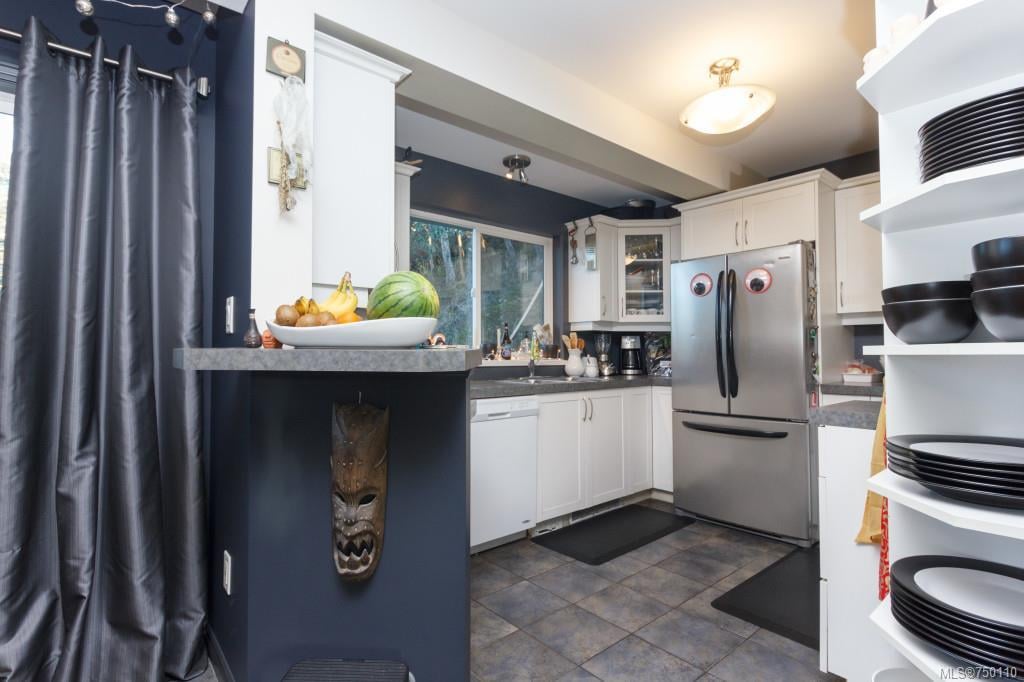 632 Olympia Ridge, Langford