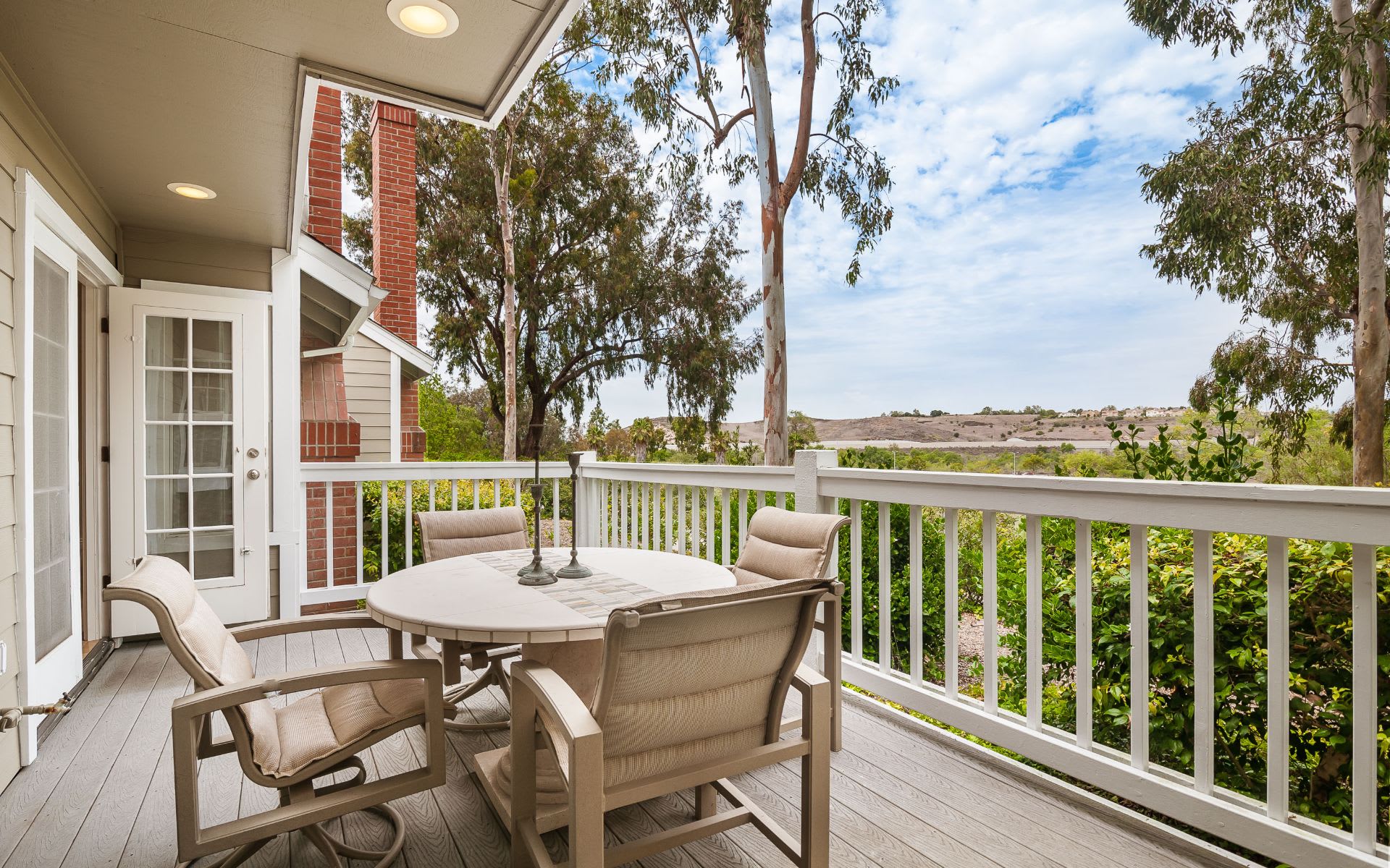 2756 Hillview Drive