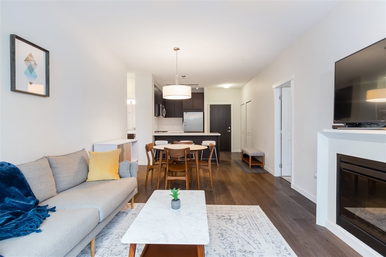 206-717 Chesterfield Ave