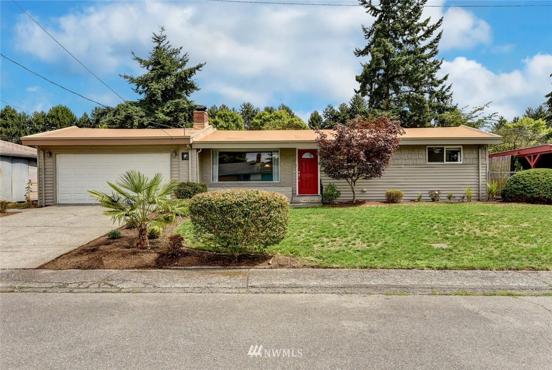 608 Jefferson Ave NE