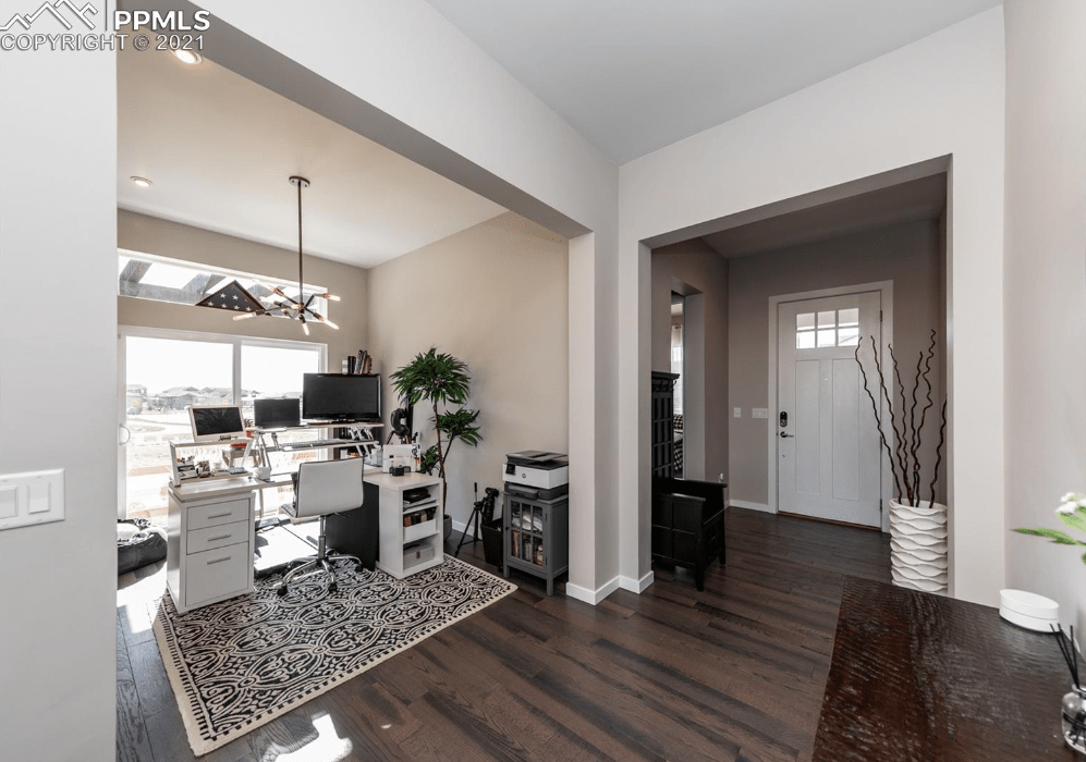 9535 Tutt BL
