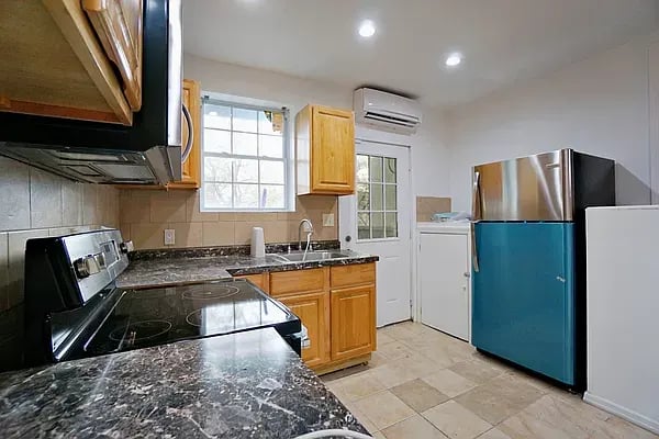 1072 Dekalb Avenue Unit: 2B