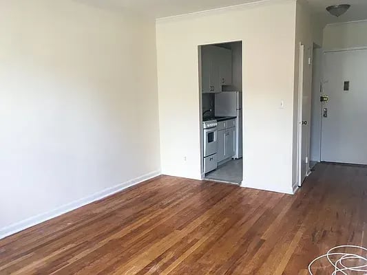 200 E 75th Unit: 5A
