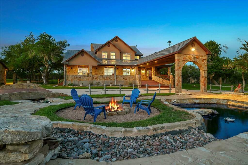 825 Heather Hills Dr