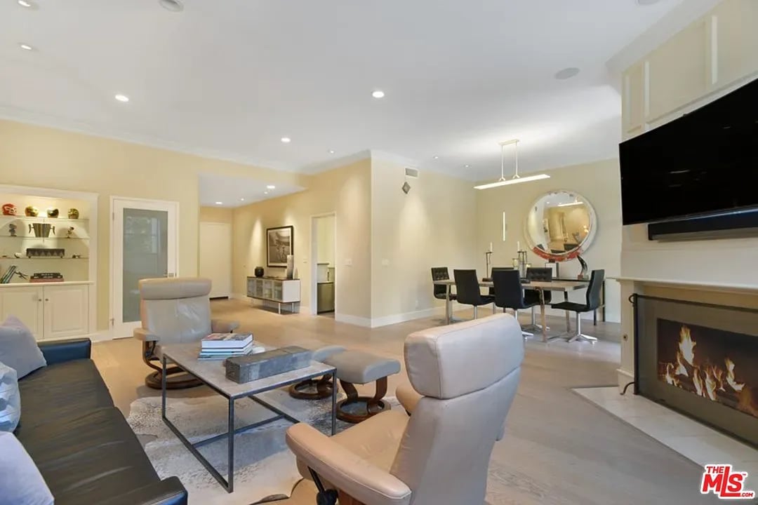 11636 Montana Ave APT 101