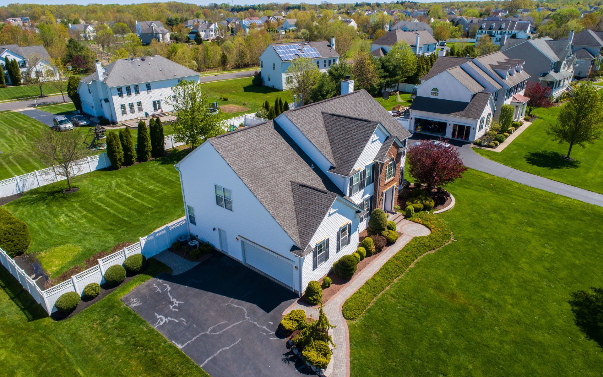 8 SHOREHAM CT