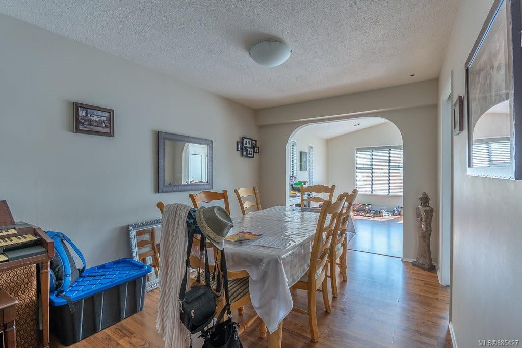 4357 Torquay Dr
