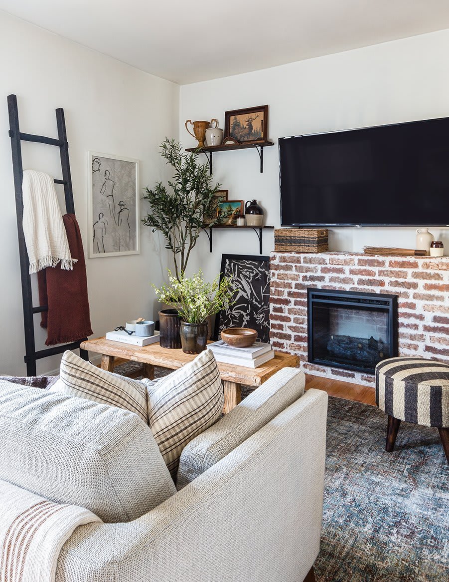 House Tour: Portraits and Plaids