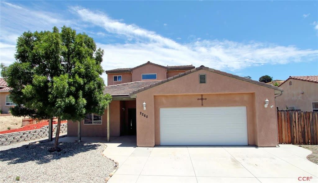 2265 Holly Dr