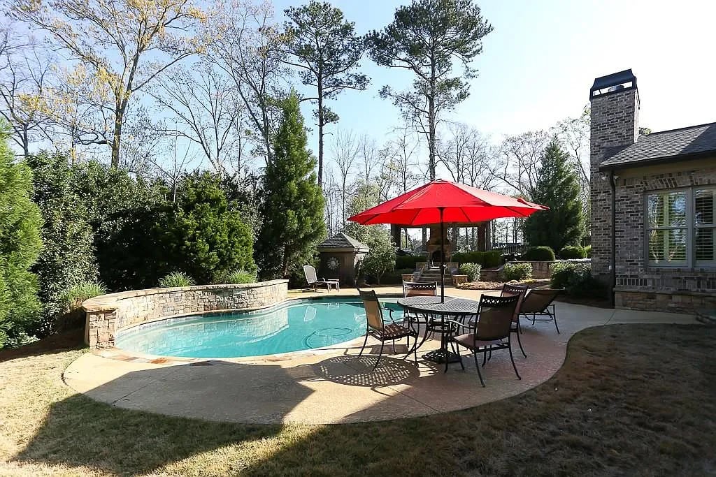 1270 Becket Dr
