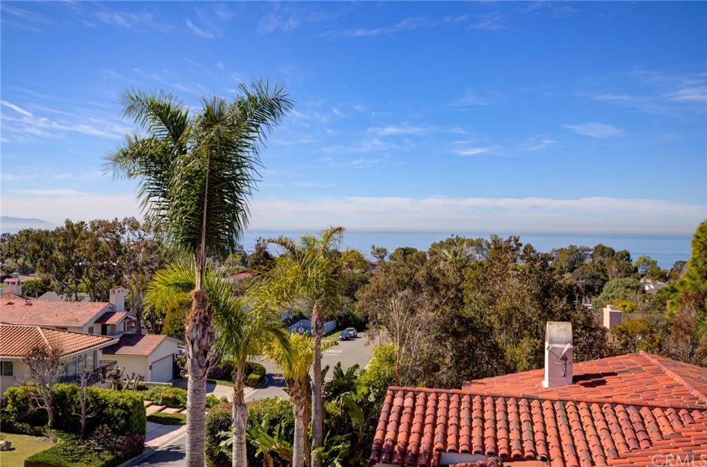 2357 Palos Verdes Drive W Unit: 7