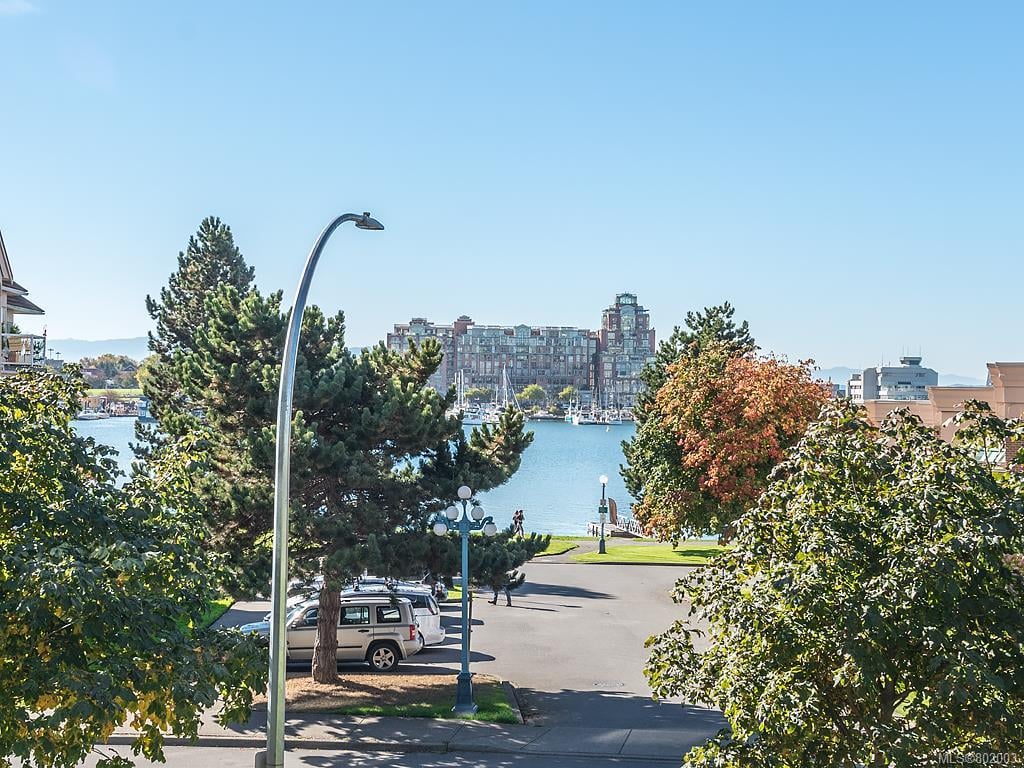 106-68 Songhees Rd, Victoria