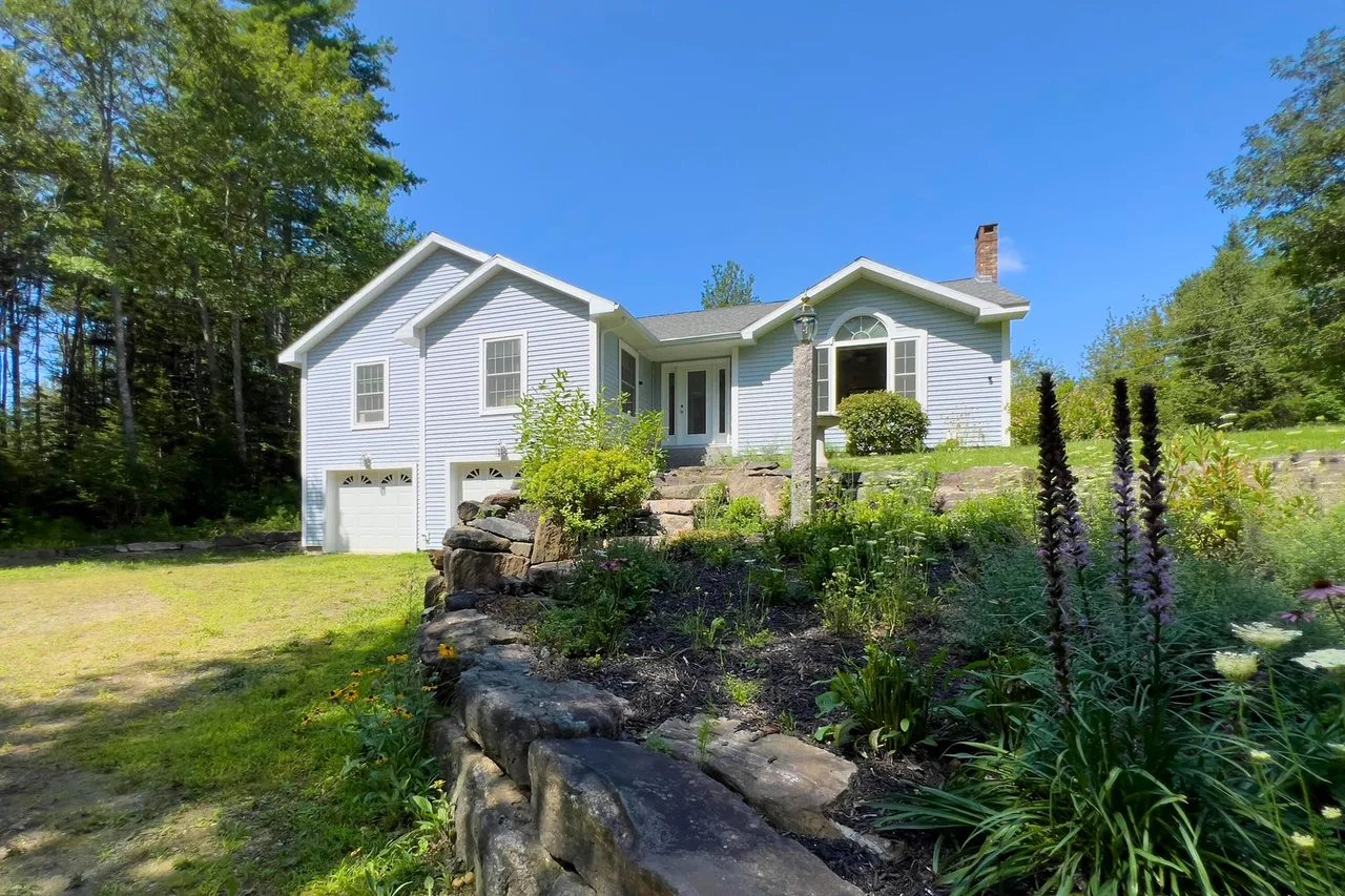 New Listing! 24 Marble Ledge Drive, Boothbay, Maine – $475,000
