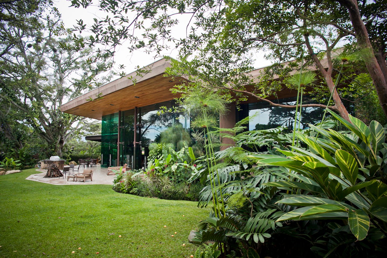 Private Secure Garden Estate, Escazu, San Jose