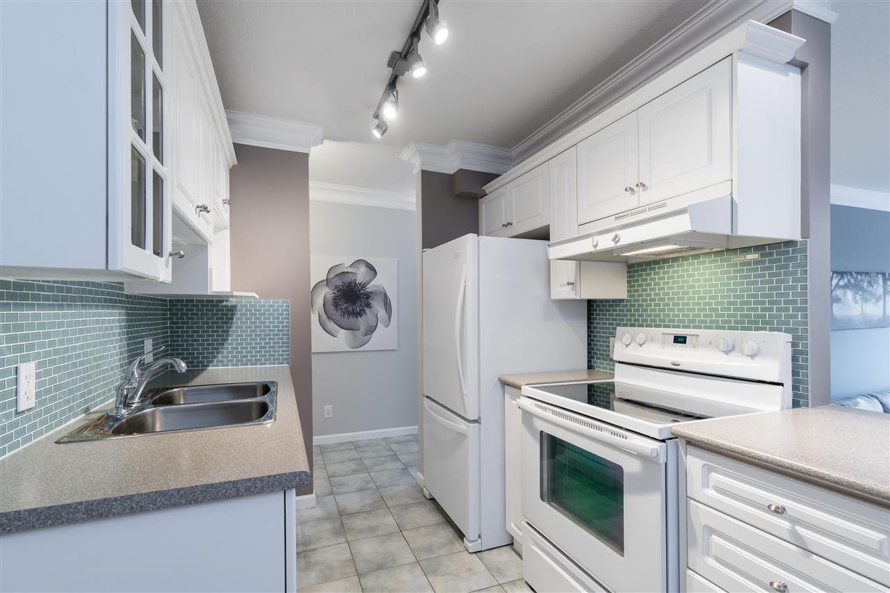 301-1640 W 11th Ave