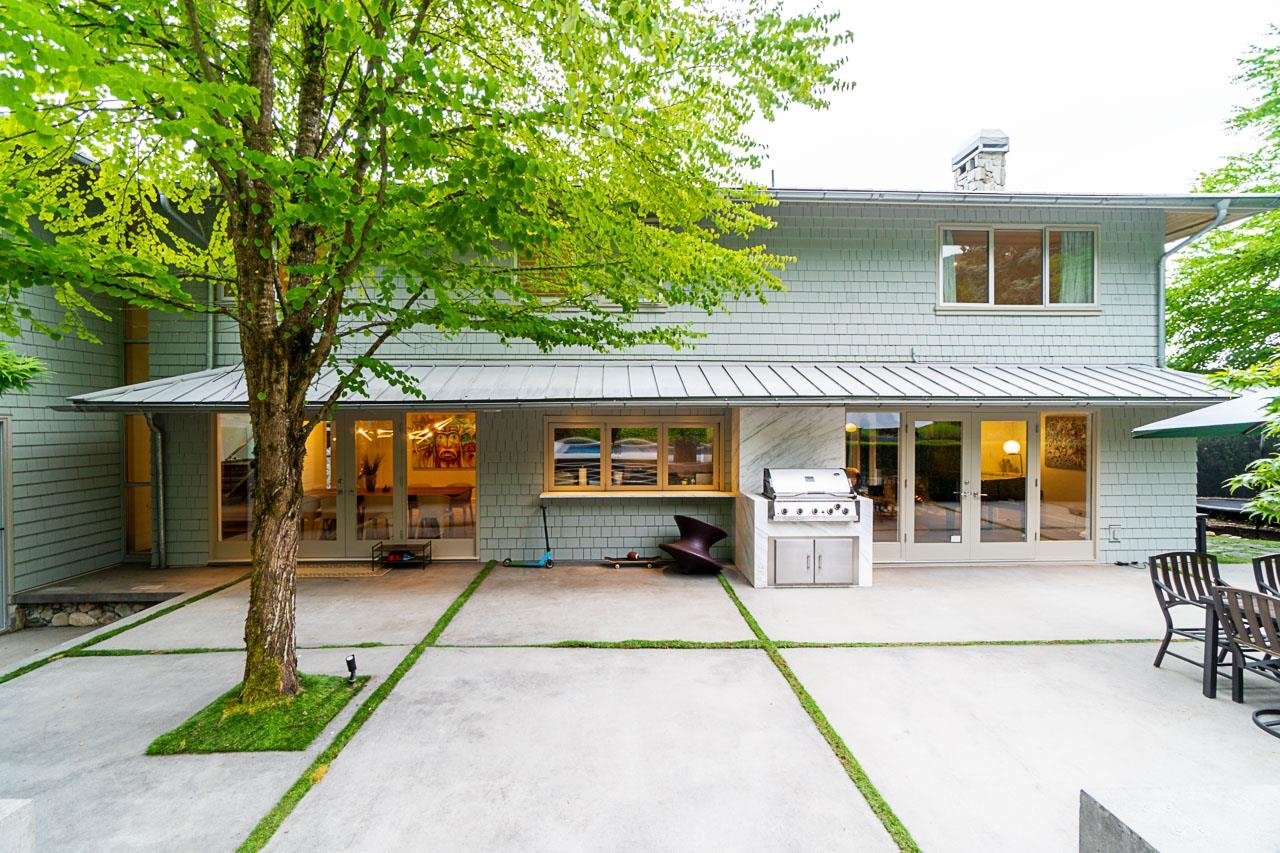 2920 Altamont Cres