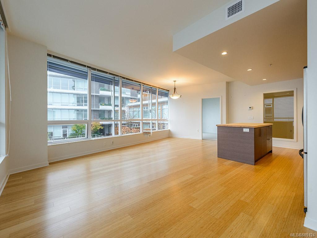 207-399 Tyee Rd