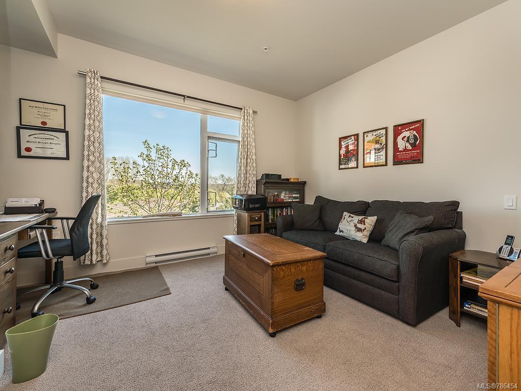 203-3811 Rowland Ave, Saanich