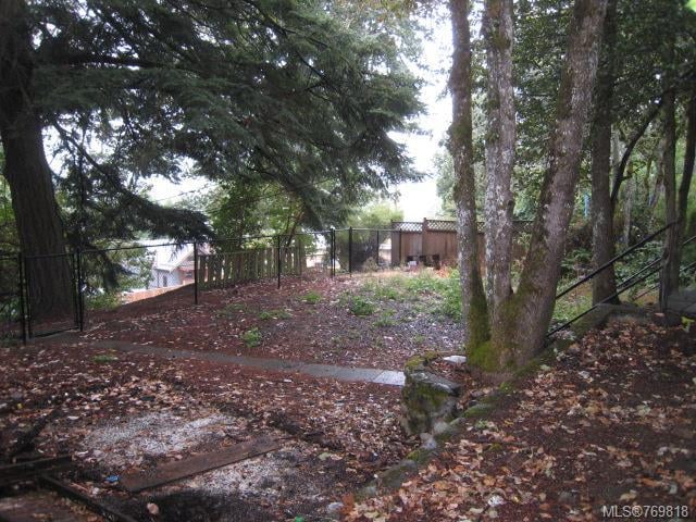 1162 Goldstream Ave