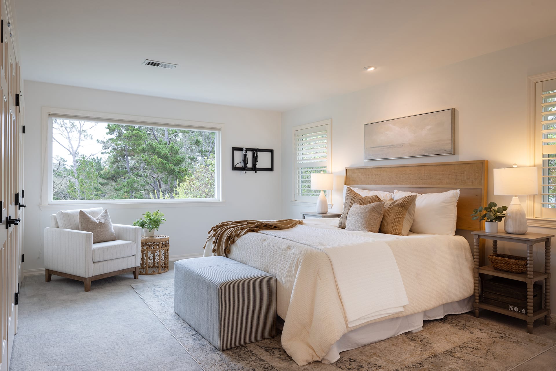 Spacious Monterey Haven - 450 Dry Creek Road