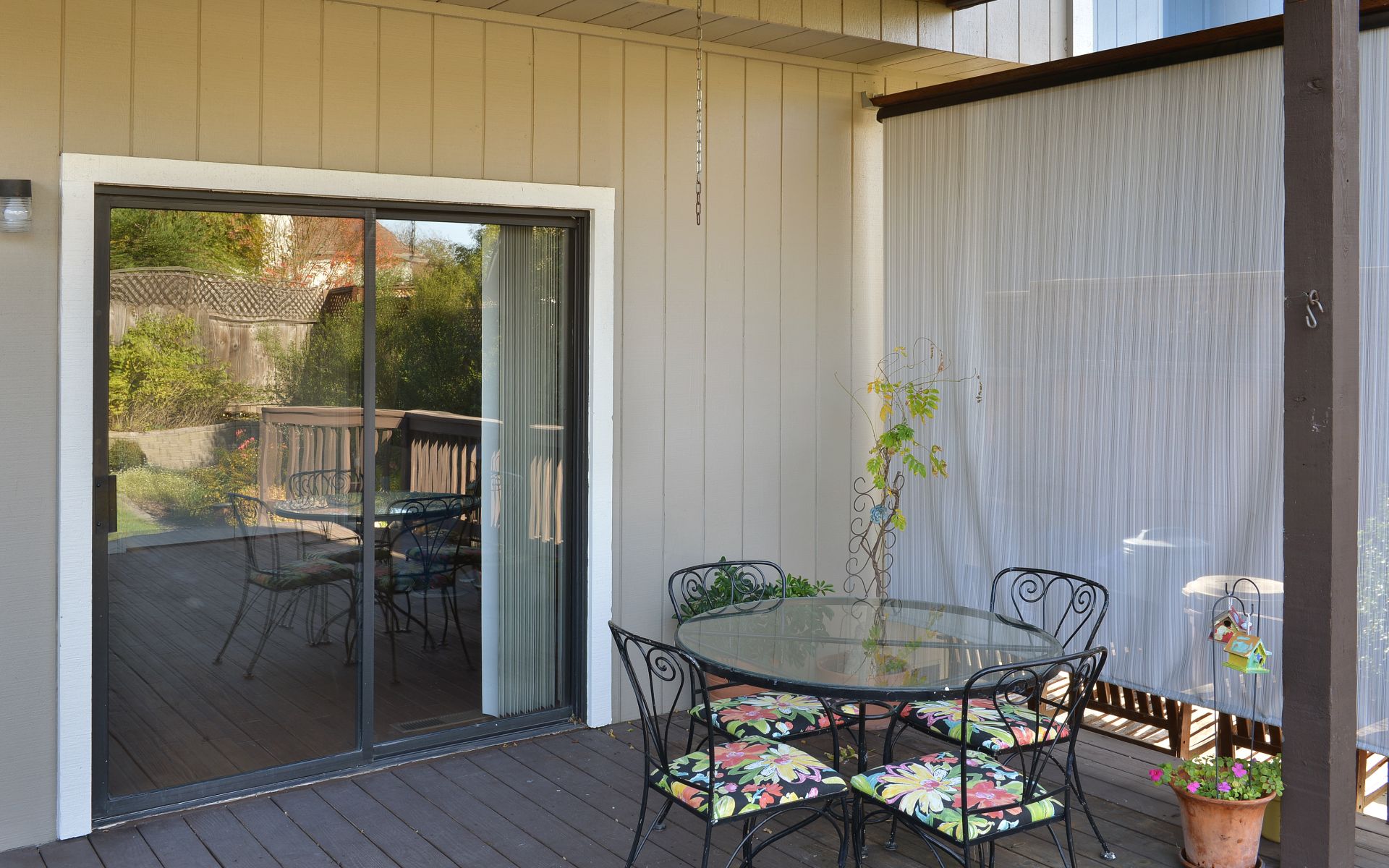 206 Chris St