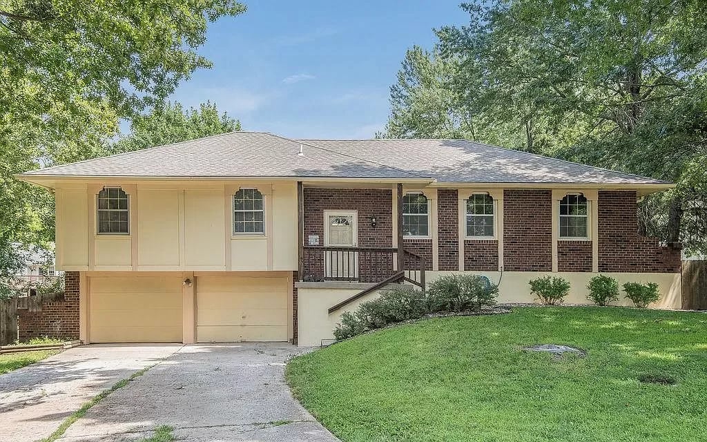 204 SW 25th St Court