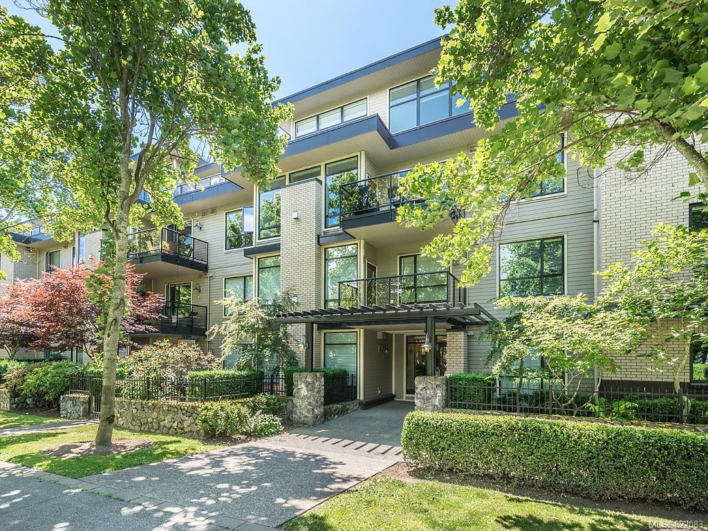 304-330 Waterfront Cres