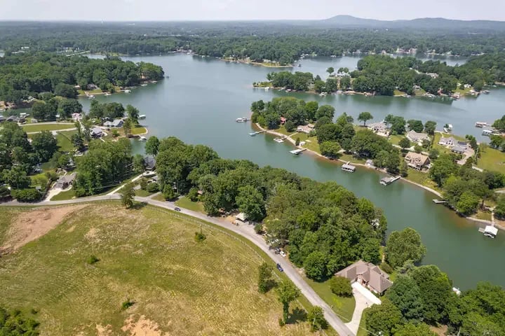 Lakefront Cabin - Lookout Lodge - on Lake Norman