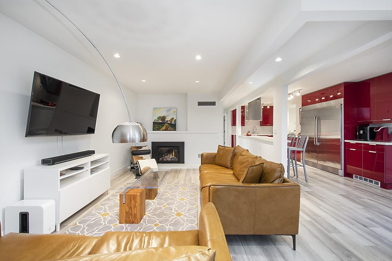1140 W 17 St