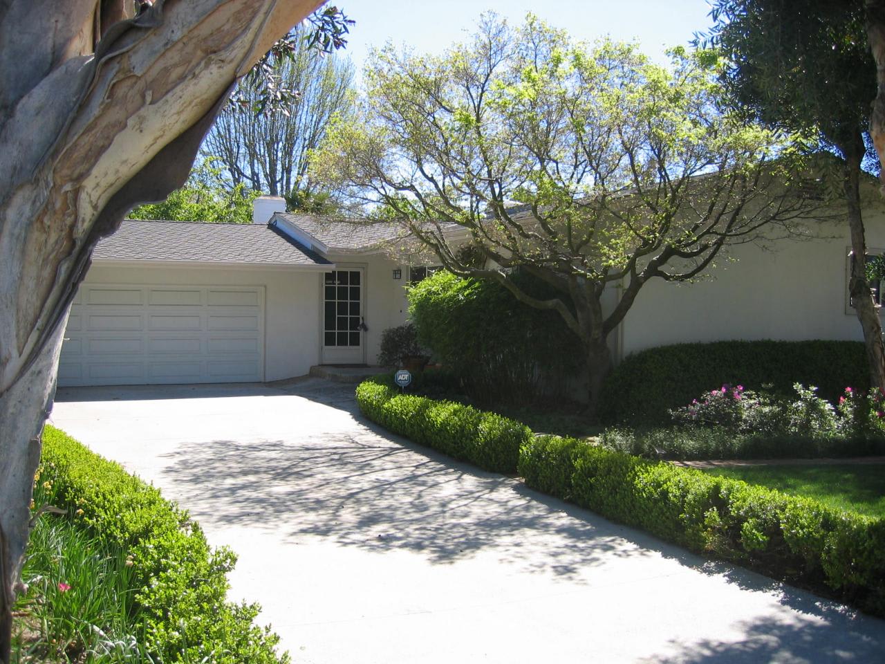 528 Apple Grove Ln