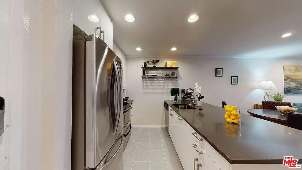 740 N Kings Rd APT 103