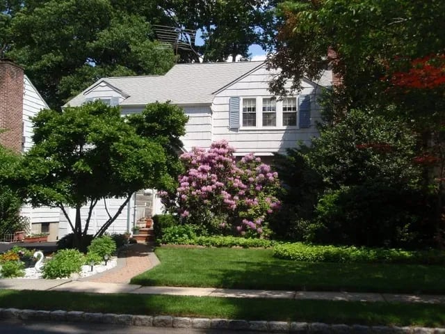 8 River Lane