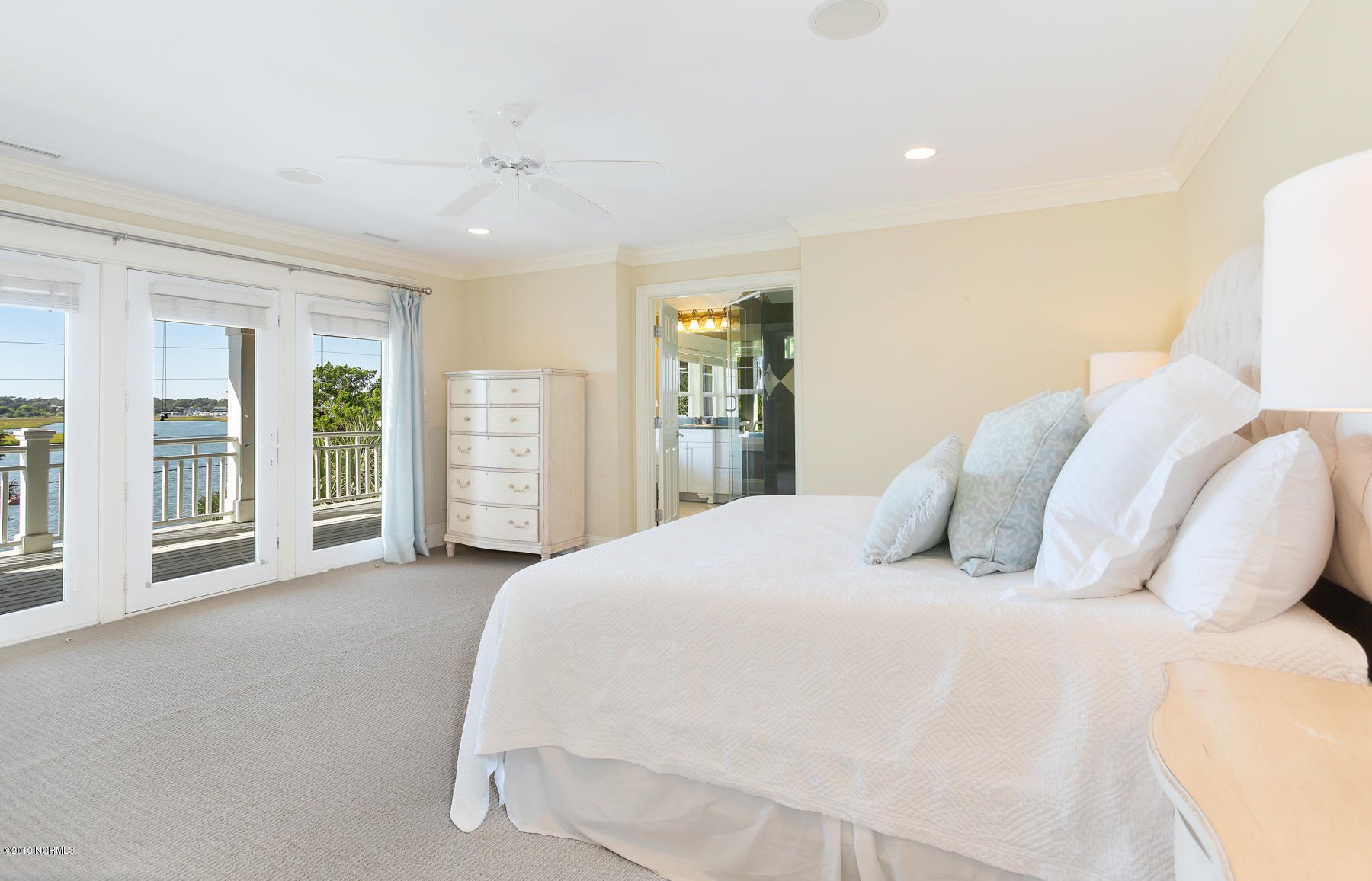 103 Island Dr