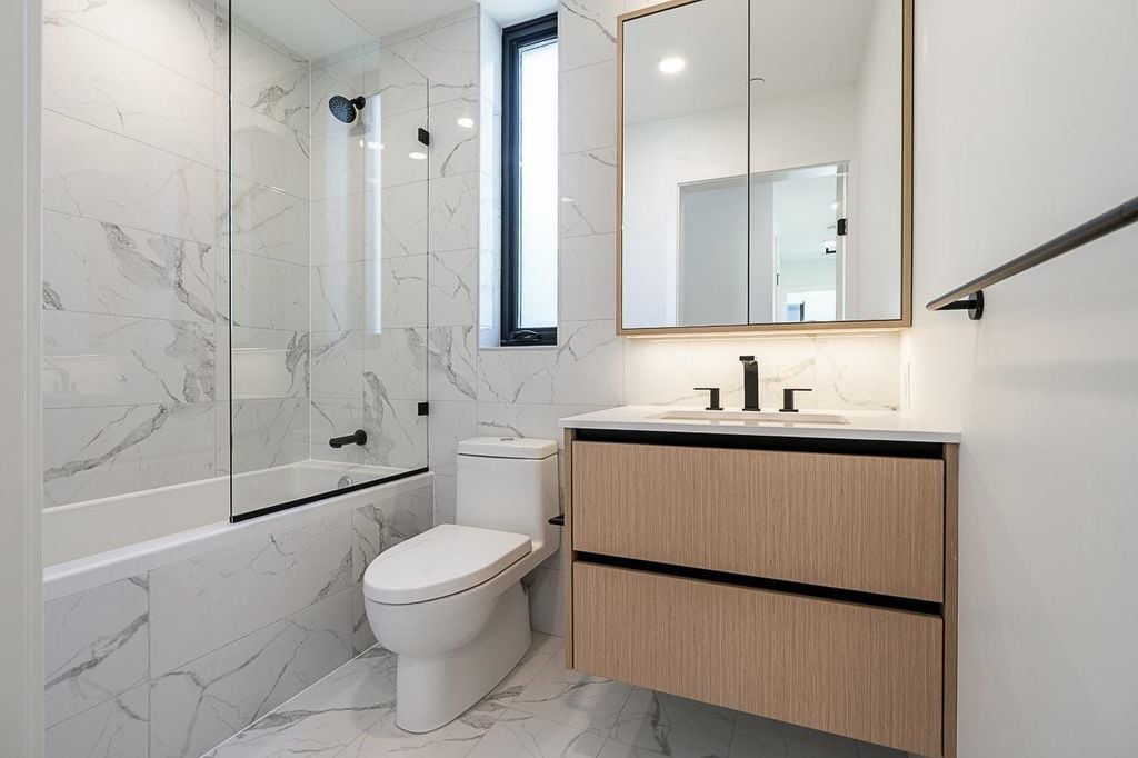 551 W 28th Avenue 107, Vancouver