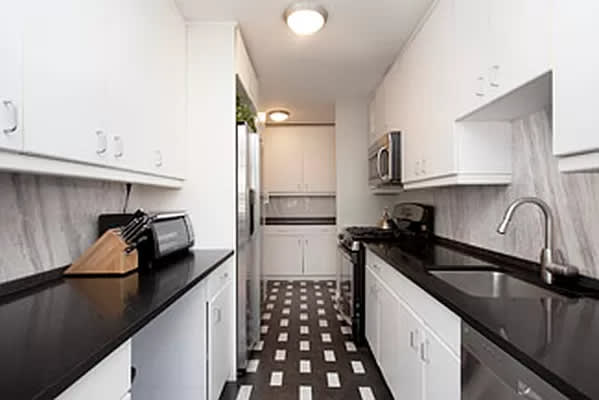 205 West End Ave Unit: 14GH