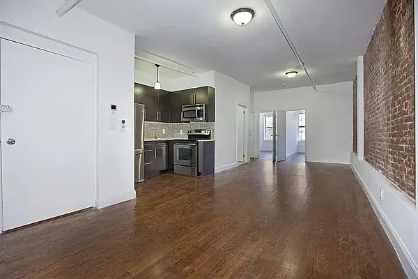 149 Grand Street Unit: 4E