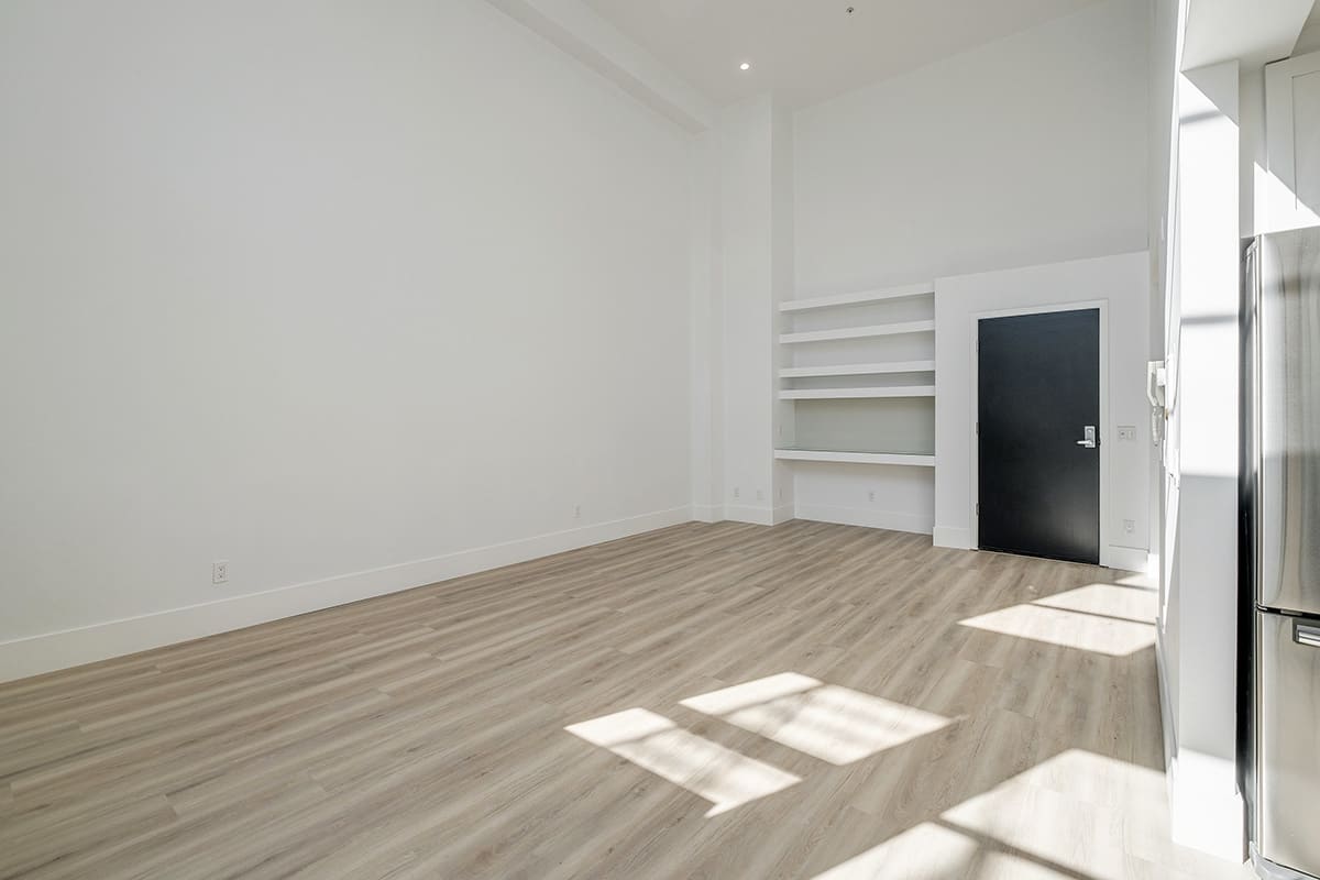 221 Clara St., #11