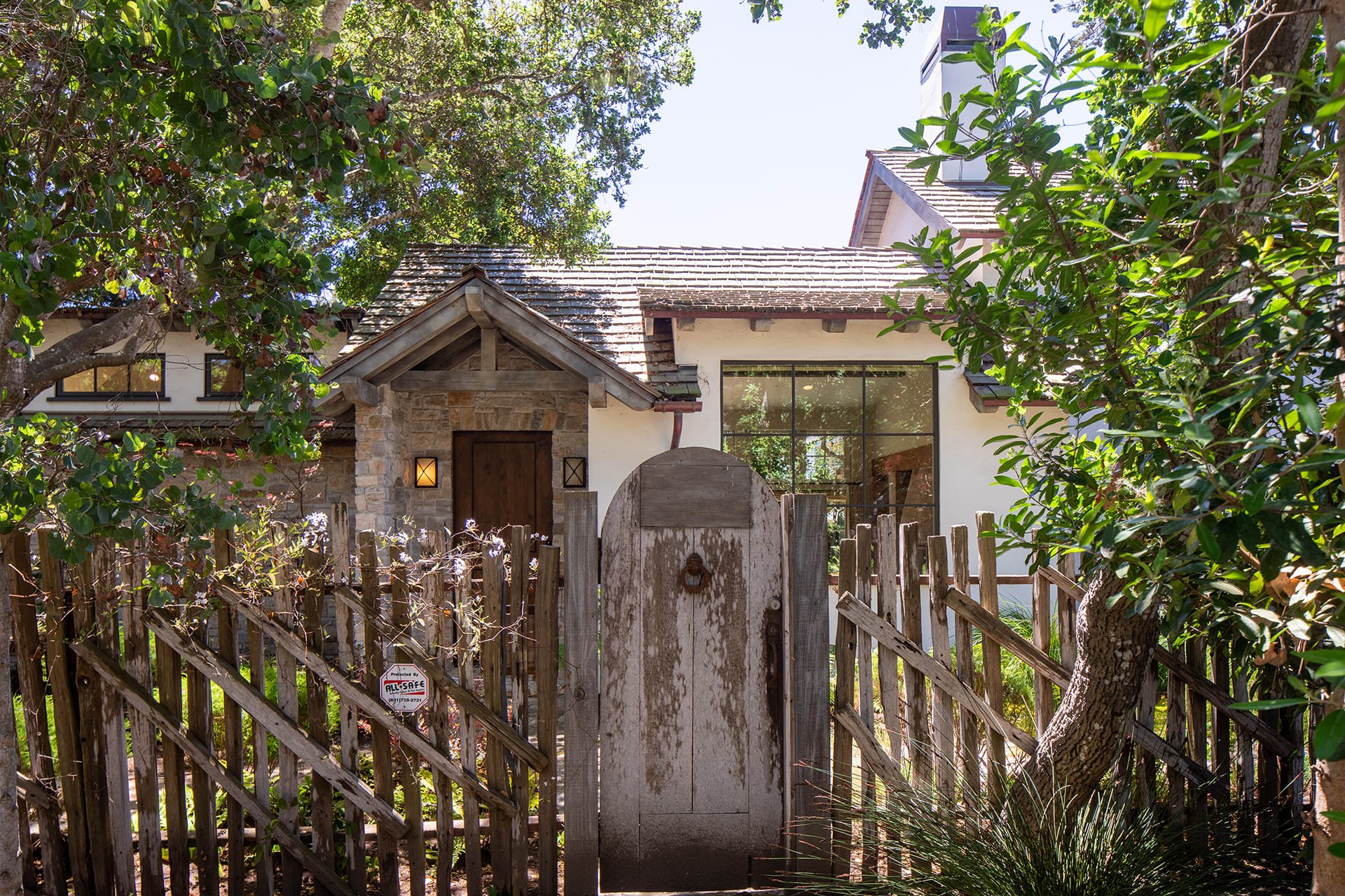 Immaculate by the Sea - Monte Verde & 13th SW Corner