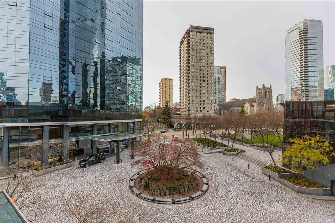 407-1050 Burrard St