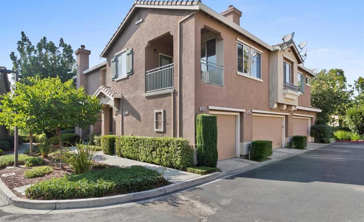 3633 Jasmine CIR