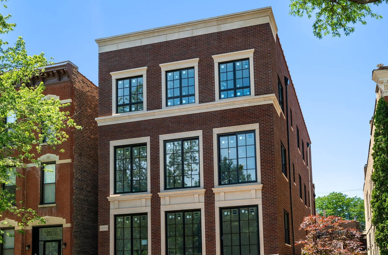 2028 N Sheffield