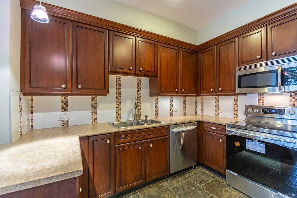 320-1325 Bear Mountain Pkwy