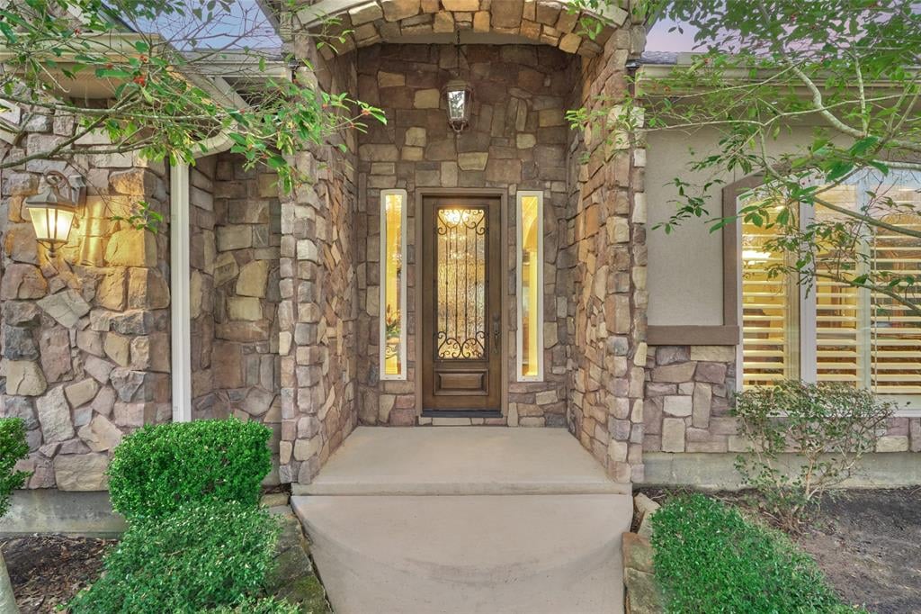 25 Oak Crest Cir