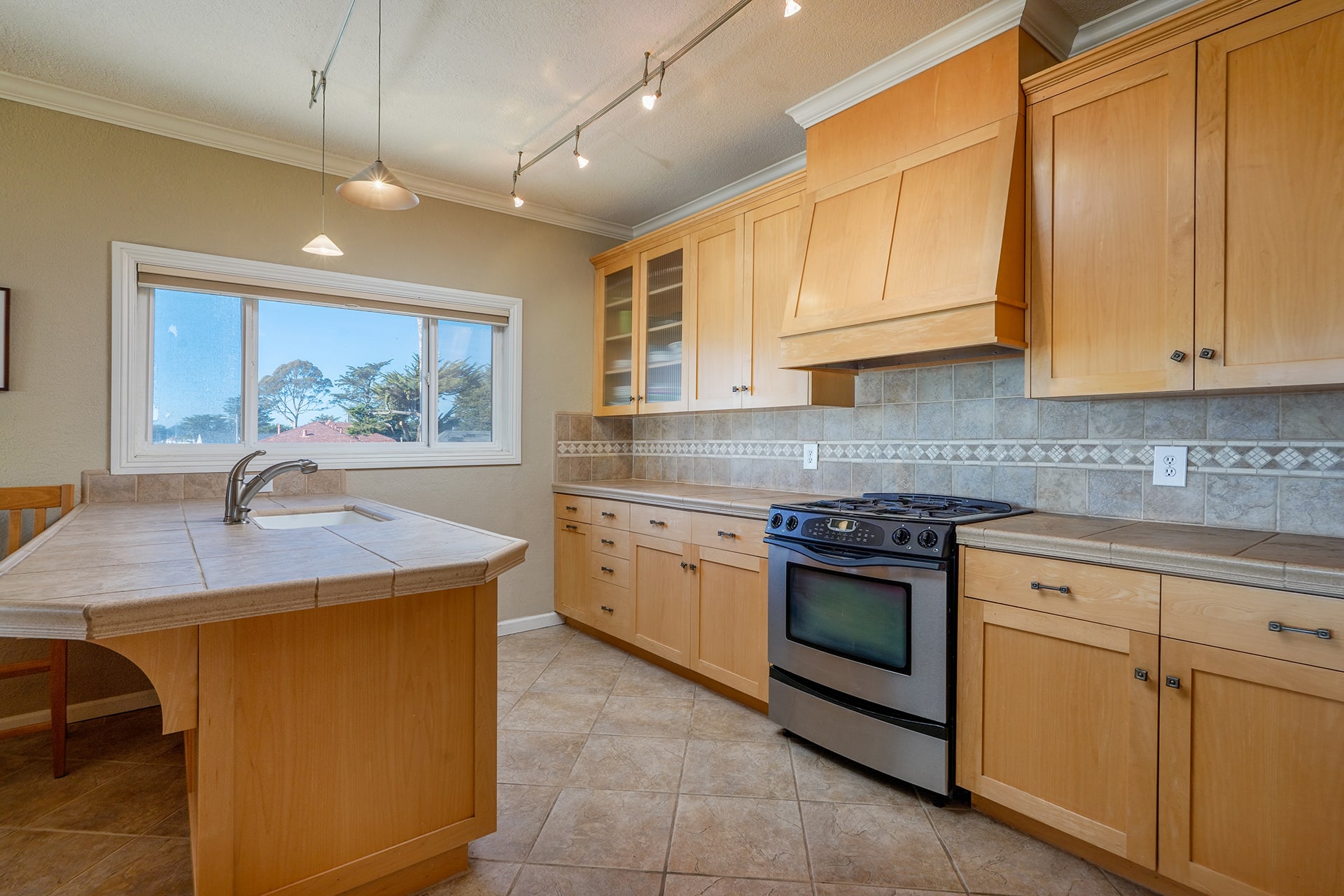 Santa Cruz Beach Living - 1703 E Cliff Dr