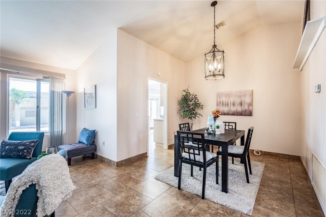 2516 Desert Glen Dr